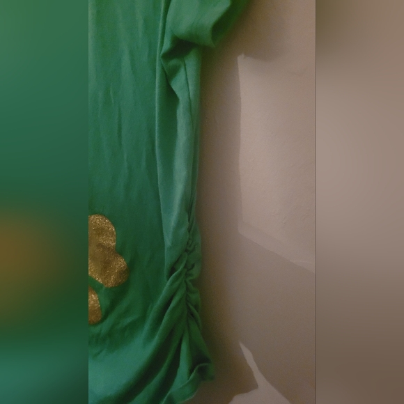 St. Patrick's Day maternity tee shirt green - gold clover Irish gold - Picture 4 of 5